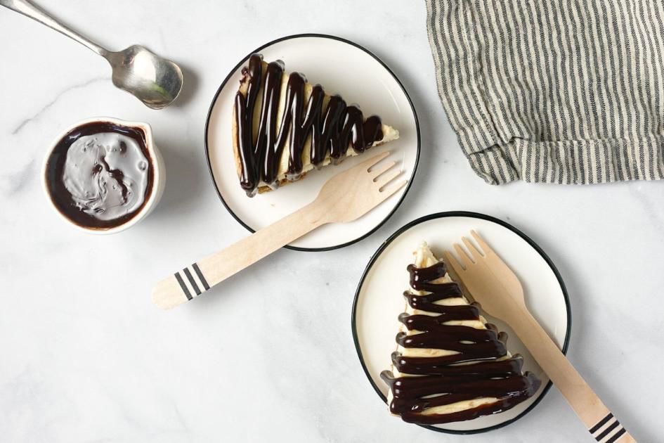 Instant-pot-cheesecake-fudge-sauce-945x630.jpg